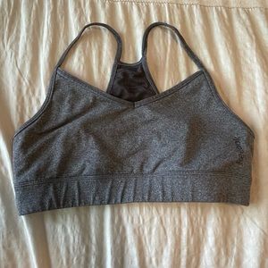 ✨5/25✨ reebok sports bra